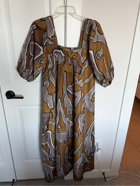 Hunter Bell Women's Square Neck Puff Sleeve Midi Dress in Mustard & Gray